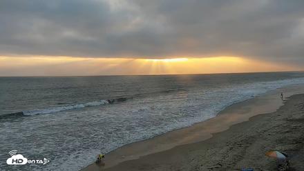 Carlsbad Beach Surf Live Webcam - May 21, 2026, 7:21pm PDT