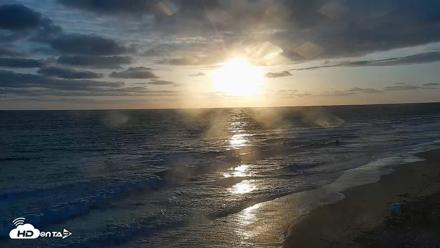 Carlsbad Beach Surf Live Webcam - May 25, 2026, 7:25pm PDT