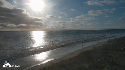 Carlsbad Beach Surf Live Webcam - Aug 14, 2026, 6:40pm PDT