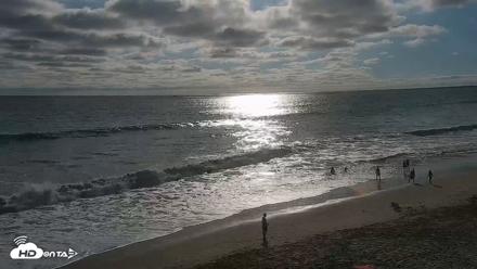 Carlsbad Beach Surf Live Webcam - Aug 14, 2026, 5:49pm PDT