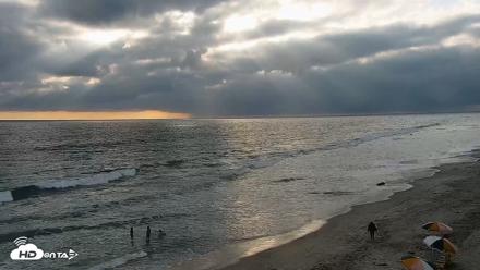 Carlsbad Beach Surf Live Webcam - May 23, 2026, 6:34pm PDT