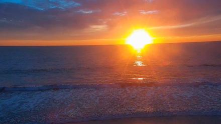 Carlsbad Beach Surf Live Webcam - Jan 27, 2026, 5:11pm PST