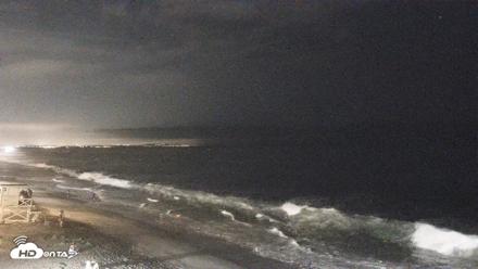 Carlsbad Beach Surf Live Webcam - Aug 15, 2026, 10:05pm PDT