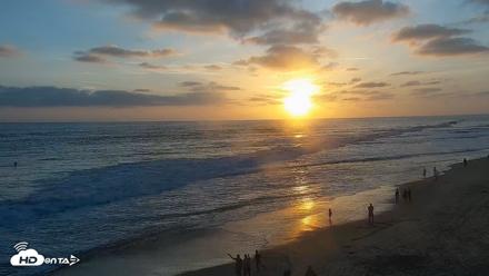 Carlsbad Beach Surf Live Webcam - Jun 8, 2026, 7:45pm PDT