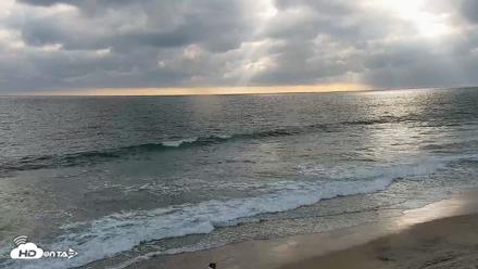 Carlsbad Beach Surf Live Webcam - May 23, 2026, 6:14pm PDT