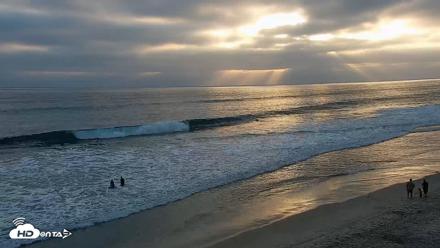 Carlsbad Beach Surf Live Webcam - May 9, 2026, 7:03pm PDT