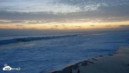 Carlsbad Beach Surf Live Webcam - Jul 25, 2026, 8:18pm PDT