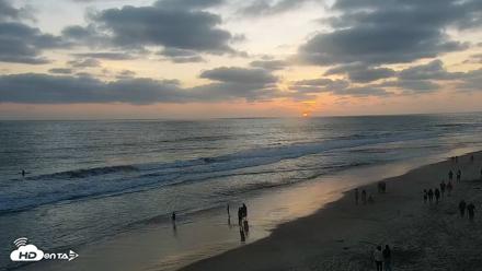 Carlsbad Beach Surf Live Webcam - Jun 8, 2026, 7:56pm PDT