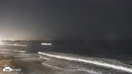 Carlsbad Beach Surf Live Webcam - Oct 18, 2026, 8:39pm PDT
