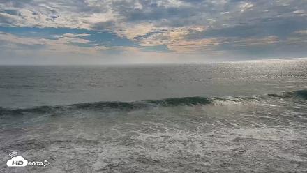 Carlsbad Beach Surf Live Webcam - Sep 7, 2026, 4:27pm PDT