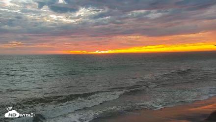 Carlsbad Beach Surf Live Webcam - Sep 7, 2026, 7:01pm PDT