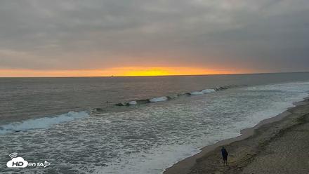 Carlsbad Beach Surf Live Webcam - May 12, 2026, 7:27pm PDT