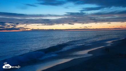 Carlsbad Beach Surf Live Webcam - Aug 13, 2026, 8:02pm PDT