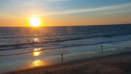 Carlsbad Beach Surf Live Webcam - Nov 5, 2025, 4:44pm PST