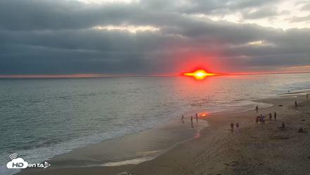 Carlsbad Beach Surf Live Webcam - Jun 26, 2026, 8:02pm PDT