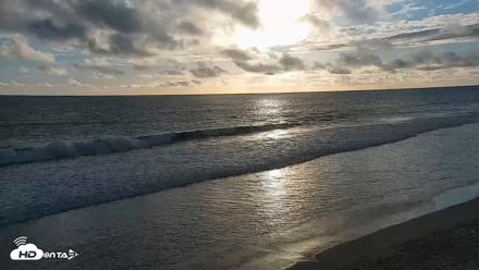 Carlsbad Beach Surf Live Webcam - Apr 21, 2026, 6:51pm PDT