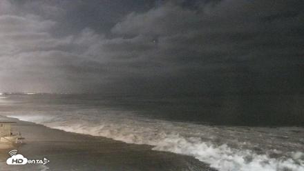 Carlsbad Beach Surf Live Webcam - Jul 27, 2026, 9:16pm PDT