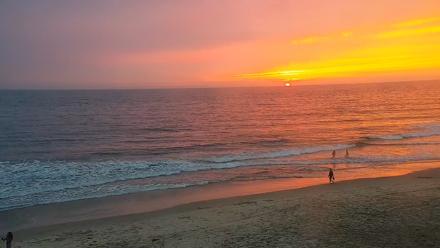 Carlsbad Beach Surf Live Webcam - Sep 21, 2025, 6:46pm PDT