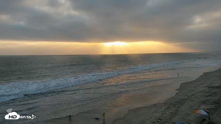 Carlsbad Beach Surf Live Webcam - May 21, 2026, 7:17pm PDT