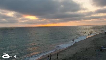 Carlsbad Beach Surf Live Webcam - Aug 11, 2026, 7:28pm PDT