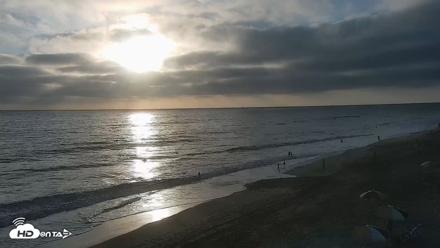 Carlsbad Beach Surf Live Webcam - Aug 18, 2026, 6:53pm PDT