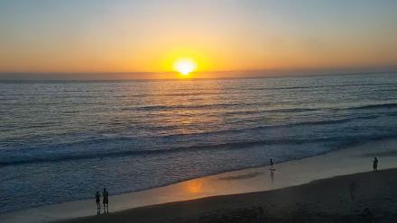 Carlsbad Beach Surf Live Webcam - Oct 12, 2025, 6:14pm PDT