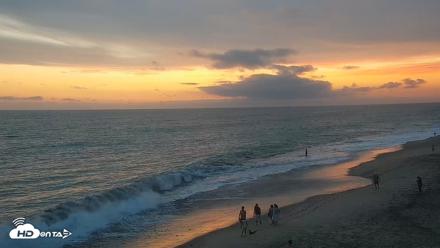 Carlsbad Beach Surf Live Webcam - Aug 10, 2026, 7:56pm PDT
