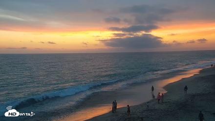 Carlsbad Beach Surf Live Webcam - Aug 10, 2026, 7:52pm PDT