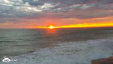 Carlsbad Beach Surf Live Webcam - Sep 7, 2026, 7:03pm PDT