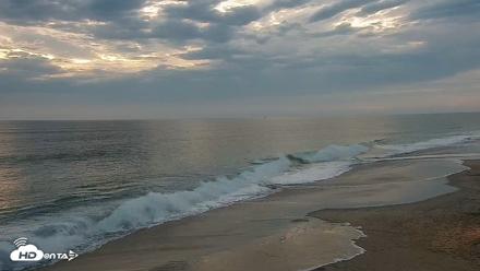 Carlsbad Beach Surf Live Webcam - Jul 11, 2026, 8:22pm PDT