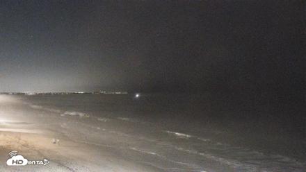 Carlsbad Beach Surf Live Webcam - Oct 4, 2026, 9:33pm PDT