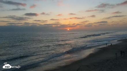 Carlsbad Beach Surf Live Webcam - Jul 28, 2026, 7:48pm PDT