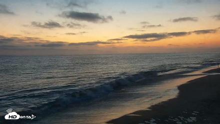 Carlsbad Beach Surf Live Webcam - Aug 11, 2026, 8:01pm PDT
