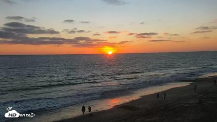 Carlsbad Beach Surf Live Webcam - Sep 1, 2026, 7:14pm PDT