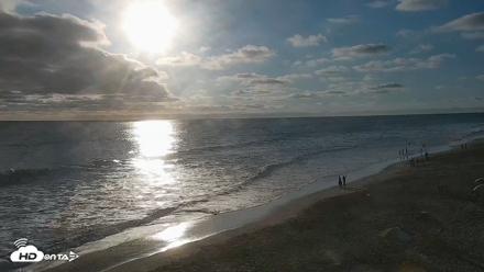 Carlsbad Beach Surf Live Webcam - Aug 14, 2026, 6:46pm PDT