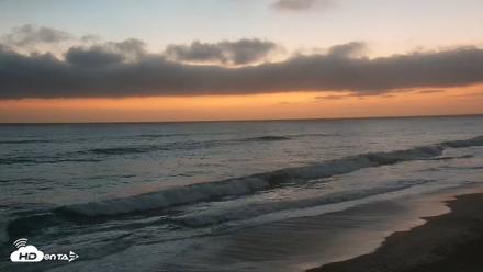 Carlsbad Beach Surf Live Webcam - Aug 29, 2026, 7:46pm PDT