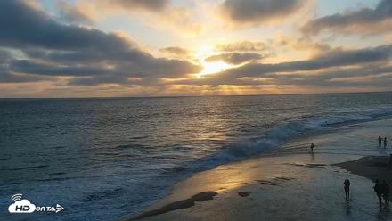 Carlsbad Beach Surf Live Webcam - Jul 13, 2026, 7:39pm PDT