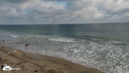 Carlsbad Beach Surf Live Webcam - May 23, 2026, 6:02pm PDT