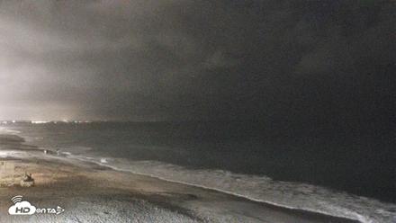 Carlsbad Beach Surf Live Webcam - Aug 5, 2026, 9:15pm PDT