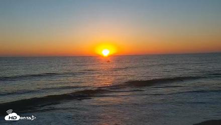 Carlsbad Beach Surf Live Webcam - Oct 2, 2026, 6:30pm PDT