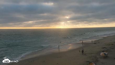 Carlsbad Beach Surf Live Webcam - Jun 25, 2026, 7:11pm PDT