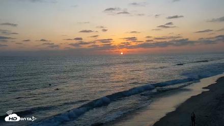 Carlsbad Beach Surf Live Webcam - May 14, 2026, 7:41pm PDT