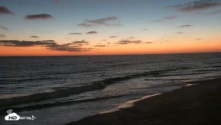 Carlsbad Beach Surf Live Webcam - Sep 1, 2026, 7:54pm PDT