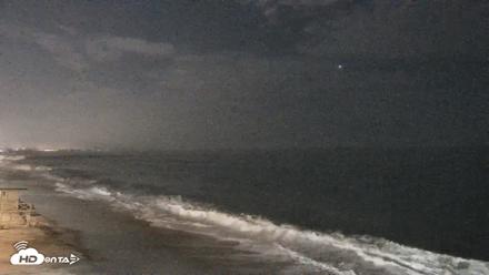 Carlsbad Beach Surf Live Webcam - Aug 26, 2026, 8:46pm PDT