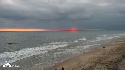 Carlsbad Beach Surf Live Webcam - May 23, 2026, 7:47pm PDT