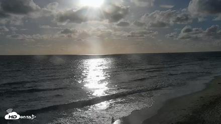 Carlsbad Beach Surf Live Webcam - May 27, 2026, 6:36pm PDT