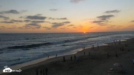 Carlsbad Beach Surf Live Webcam - Jul 6, 2026, 8:03pm PDT