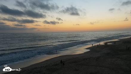 Carlsbad Beach Surf Live Webcam - Jul 7, 2026, 8:09pm PDT