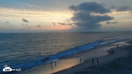 Carlsbad Beach Surf Live Webcam - Aug 10, 2026, 7:40pm PDT