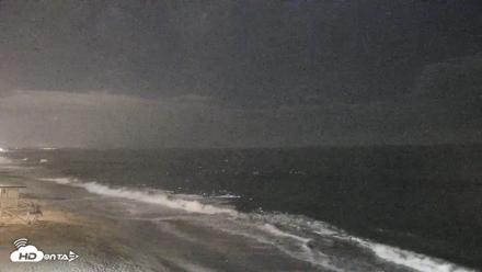Carlsbad Beach Surf Live Webcam - Aug 23, 2026, 9:10pm PDT